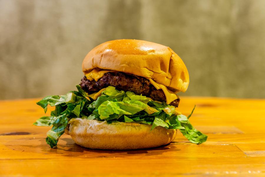 Crane Burger delivery in King Abdul Aziz International Airport